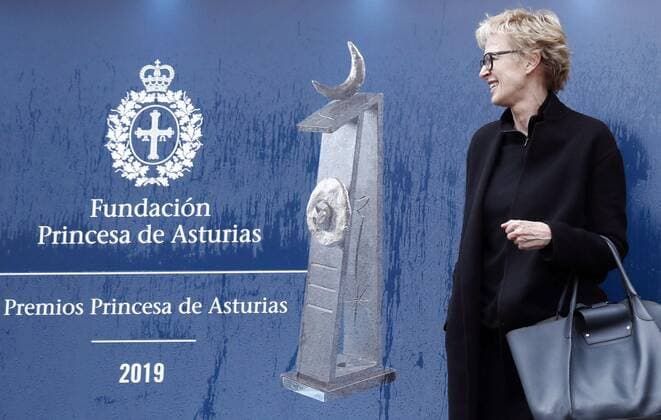 US writer Siri Hustvedt arrives to La Reconquista Hotel in Oviedo, Asturias, Spain, 14 October 2019. Hustvedt will receive the 2019 Princess of Asturias Award for Literature during the Princess of Asturias Awarding Ceremony next 18 August 2019. The Princess of Asturias Awards are given every year to personalities or organizations from all around the world who make significant achievements in the sciences, arts, literature, humanities and sports. Siri Hustvedt !ACHTUNG: NUR REDAKTIONELLE NUTZUNG!  Copyright: xJosexLuisxCereijidox GRAF059 20191014-637066572722450316