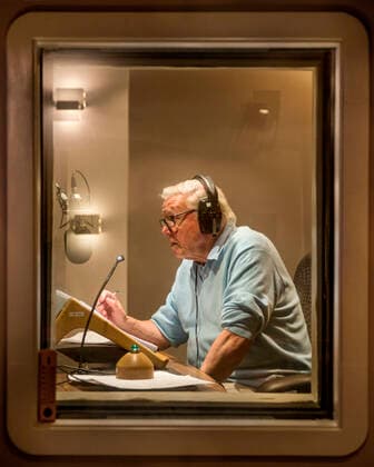 IMAGO ICONS: Sir David Attenborough Sir David Attenborough recording voice over for BBC series, The Hunt. September 2015.  1533463 HuwxCordey