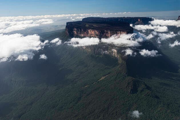 Mount Roraima is the highest of the Pakaraima chain of Tepuis plateaus in South America, Pakarajma Mountains, near Phillipai, West Guyana, South America  1544764 PetexOxford