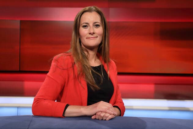 Janine Wissler (Fraktionsvorsitzende im Hessischen Landtag, DIE LINKE.) in der ARD-Talkshow hart aber fair am 14.10.2019 in Berlin Thema der Sendung: Wieder da oder nie wirklich weg - Wie stark ist der Judenhass in Deutschland?