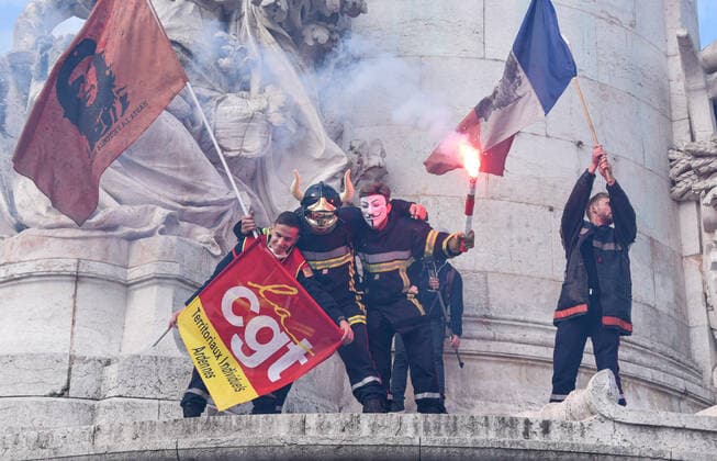 Bilder des Jahres 2019, News 10 Oktober News Themen der KW42 Paris, Protest der Brigade de sapeurs-pompiers de Paris der Pariser Feuerwehr Ambiance NEWS : Manifestation des pompiers - Paris - 15 10 2019 FedericoPestellini Panoramic 