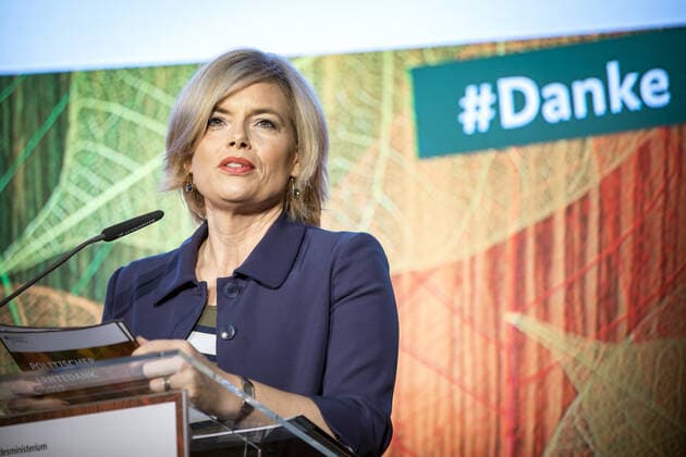 Bundeslandwirtschaftsministerin Julia Kloeckner, CDU, aufgenommen waehrend ihrer Rede zum Politischen Erntedank und der Verleihung der Professor-Niklas-Medaille im Bundesministerium fuer Ernaehrung und Landwirtschaft. Berlin, 15.10.2019. Berlin Germany