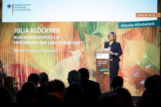 Bundeslandwirtschaftsministerin Julia Kloeckner, CDU, aufgenommen waehrend ihrer Rede zum Politischen Erntedank und der Verleihung der Professor-Niklas-Medaille im Bundesministerium fuer Ernaehrung und Landwirtschaft. Berlin, 15.10.2019. Berlin Germany