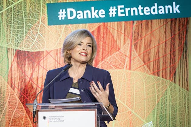 News Bilder des Tages Bundeslandwirtschaftsministerin Julia Kloeckner, CDU, aufgenommen waehrend ihrer Rede zum Politischen Erntedank und der Verleihung der Professor-Niklas-Medaille im Bundesministerium fuer Ernaehrung und Landwirtschaft. Berlin, 15.10.2019. Berlin Germany