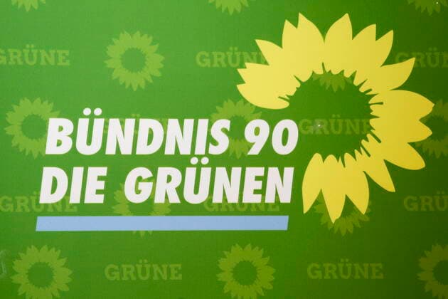 14.10.2019, Berlin, Deutschland - Foto: Logo der Partei BUENDNIS 90 DIE GRUENEN auf der Pressewand in der Bundesgeschaeftsstelle in Berlin.