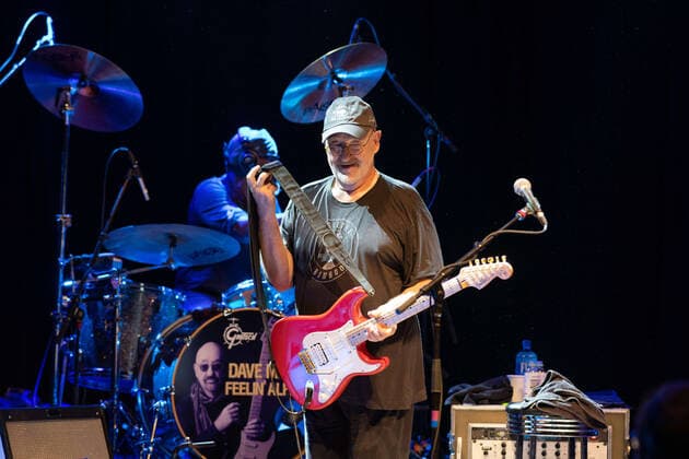 October 15, 2019, Boulder, Colorado, U.S: Rock and Roll Hall of Fame inductee DAVE MASON performs. Boulder U.S. - ZUMAm92_ 20191015_zap_m92_037 Copyright: xDonxSeniaxMurrayx