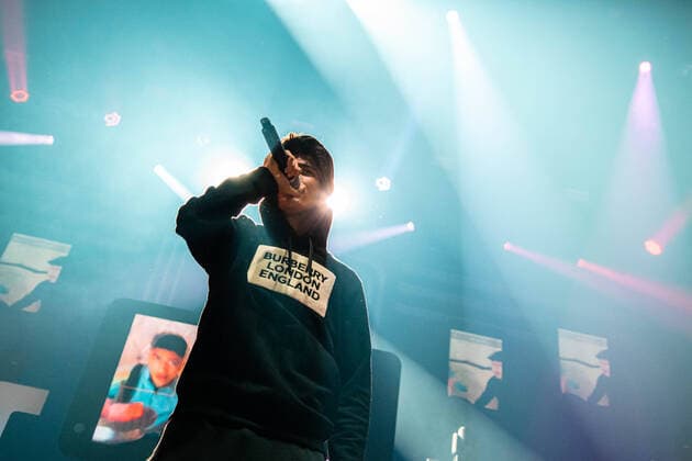 Rüsselsheimer Rapper MERO zieht Jugendliche in die Ludwigsburger MHP-Arena - Impressionen vom Konzert Rapper MERO zieht Jugendliche in die Ludwigsburger MHP-Arena - Impressionen vom Konzert, 71636 Ludwigsburg, Deutschland Copyright: 7aktuellx xNilsxReeh