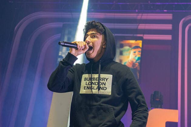Rüsselsheimer Rapper MERO zieht Jugendliche in die Ludwigsburger MHP-Arena - Impressionen vom Konzert Rapper MERO zieht Jugendliche in die Ludwigsburger MHP-Arena - Impressionen vom Konzert, 71636 Ludwigsburg, Deutschland Copyright: 7aktuellx xNilsxReeh