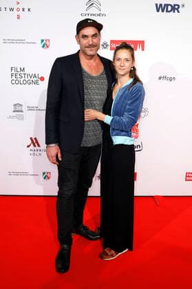 Tamer Jandali mit Begleitung bei der Verleihung der Film Festival Cologne Awards 2019 auf dem 29. Film Festival Cologne im E-Werk. Köln, 17.10.2019