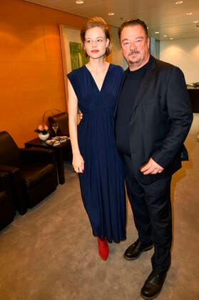 Emma Bading und Peter Kurth beim Vorempfang zur 30. Verleihung des Hessischen Film- und Kinopreises 2019 in der Helaba im Main Tower. Frankfurt, 18.10.2019