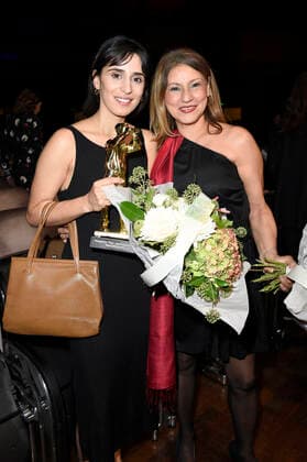 Maryam Zaree mit Mutter Nargess Eskandari-Grünberg bei der 30. Verleihung des Hessischen Film- und Kinopreises 2019 in der Alten Oper. Frankfurt, 18.10.2019