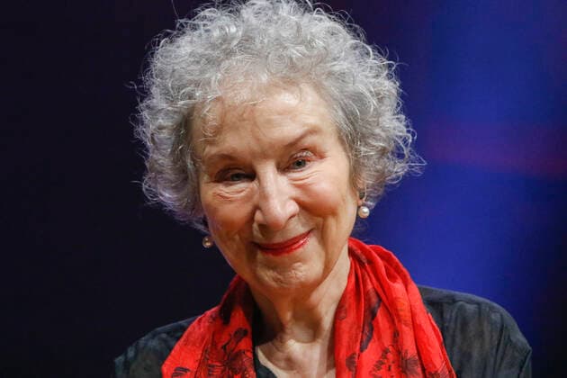 Berühmte Feministinnen, Margaret Atwood Germany: Frankfurt Book Fair 2019 Day 4 Canadian author Margaret Atwood is pictured at a photo call at the Frankfurt Book Fair. The 71th Frankfurt Book Fair 2019 is the world largest book fair with over 7,500 exhibitors and over 285,000 expected visitors. The Guest of Honour for the 2019 fair is Norway. Frankfurt Hesse Germany Messe Frankfurt  MichaelxDebets