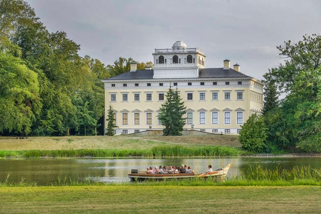 See, Schloß, Wörlitzer Gartenreich, Sachsen-Anhalt, Deutschland *** Lake, Castle, Wörlitz Garden Kingdom, Saxony Anhalt, Germany