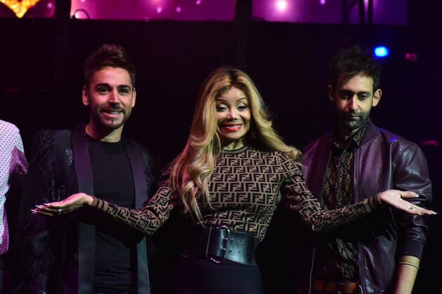 Forever: The best Show About The King of Pop - press conference MEXICO CITY, MEXICO - OCTOBER 22: (L-R) Alejandro Gou, Carmelo Segura, singer La Toya Jackson poses for photos during a press conference to present Forever: The best Show About The King of Pop in tribute of Michael Jackson at Centro Cultural Teatro 1 on October 22, 2019 in Mexico City, Mexico  Copyright: xCarlosxTischlerx EYE_0874