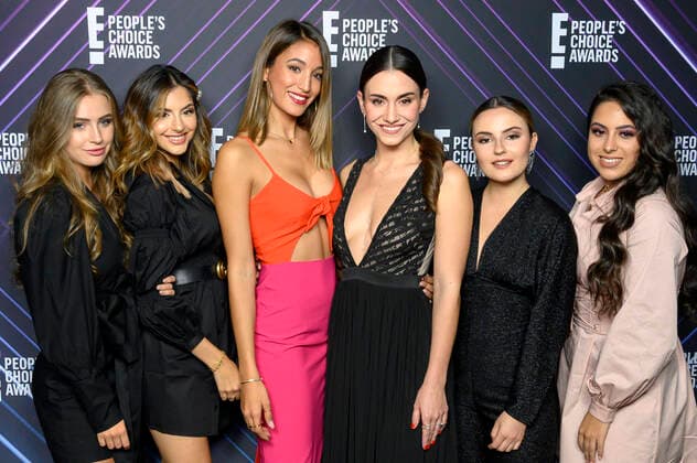 Anna Klinski, Sarah Sunita, Sara Leutenegger, Kimberly Budinsky, Emily Envogue und Melisa Carolina Tatar bei der 1. Verleihung des E! People s Choice Awards German Social Star in der Ory Bar im Mandarin Oriental. München, 22.10.2019