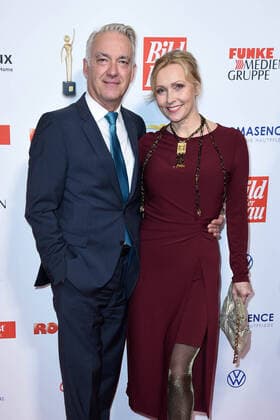 Christoph M. Ohrt mit Freundin Dana Golombek bei der der 13. Verleihung der GOLDENEN BILD der FRAU im Stage Operettenhaus in Hamburg am 23.10.2019