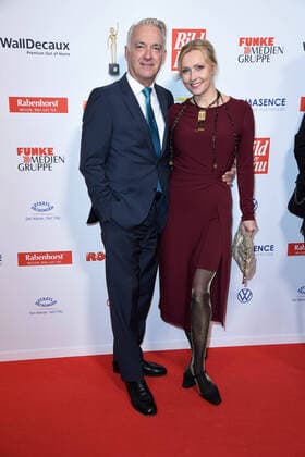 Christoph M. Ohrt mit Freundin Dana Golombek bei der der 13. Verleihung der GOLDENEN BILD der FRAU im Stage Operettenhaus in Hamburg am 23.10.2019