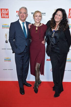 Christoph M. Ohrt mit Freundin Dana Golombek, Gabo Gabriele Trivellini bei der der 13. Verleihung der GOLDENEN BILD der FRAU im Stage Operettenhaus in Hamburg am 23.10.2019