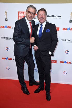Patrick Lindner mit Ehemann Peter Schaefer bei der der 13. Verleihung der GOLDENEN BILD der FRAU im Stage Operettenhaus in Hamburg am 23.10.2019