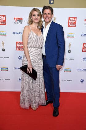 Steffen Groth mit Freundin Ana Grosse Halbuer bei der der 13. Verleihung der GOLDENEN BILD der FRAU im Stage Operettenhaus in Hamburg am 23.10.2019