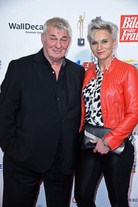 Heinz Hoenig mit Ehefrau Annika Kaersten-Hoenig bei der der 13. Verleihung der GOLDENEN BILD der FRAU im Stage Operettenhaus in Hamburg am 23.10.2019