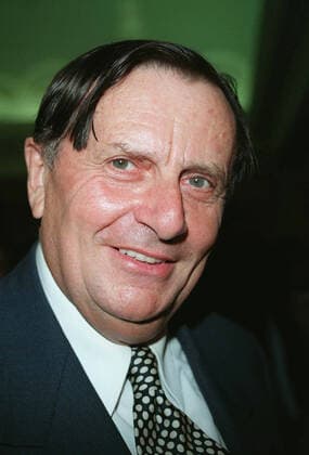 Barry Humphries Dame Edna Everidge Barry Humphries 06 September 1996 Barry Humphries Dame Edna Everidge Barry Humphries 06 September 1996  Copyright: MaryxEvansxAFxArchivexJamesxMcCauley 12053518 