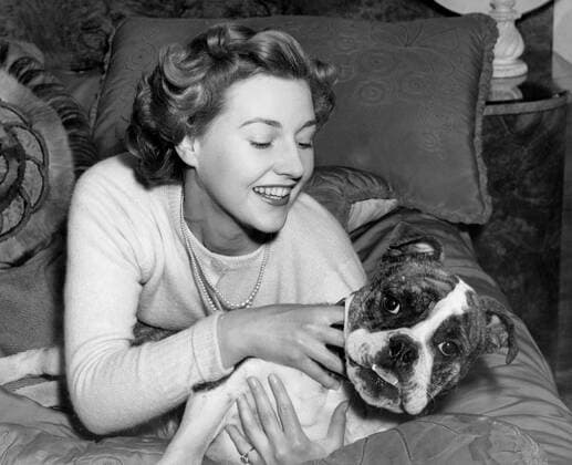 Rona Anderson & Dog Actress 01 May 1948  Copyright: MaryxEvansxAFxArchive 12062557 editorial use only