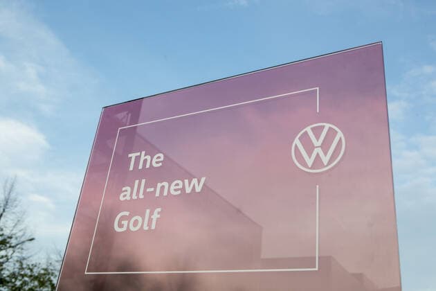 24.10.2019, xtgx, Wirtschaft Auto, Volkswagen - Weltpremiere Vorstellung Golf 8 acht emspor, v.l. Schild the all new Golf (DFL DFB REGULATIONS PROHIBIT ANY USE OF PHOTOGRAPHS as IMAGE SEQUENCES and or QUASI-VIDEO) Wolfsburg