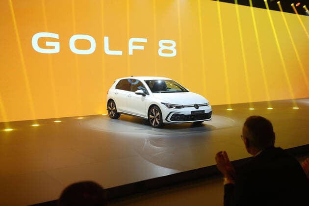 Wolfsburg Niedersachsen Volkswagen, VW, PraÌˆsentation Golf 8, Golf VIII in Wolfsburg, Autostadt, Hafen 1, Bild zeigt: Impressionen während der Show
