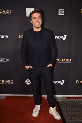 Moderator Philipp Isterewicz kommt zur Premiere und Tourneestart des Musicals BODYGUARD in den Musical Dome am 24.10.2019 in Köln