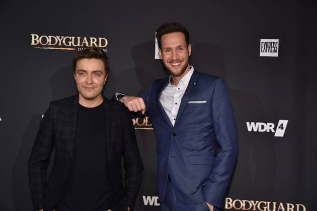 Moderatoren Philipp Isterewicz , l-r, und Sven Kroll kommt zur Premiere und Tourneestart des Musicals BODYGUARD in den Musical Dome am 24.10.2019 in Köln