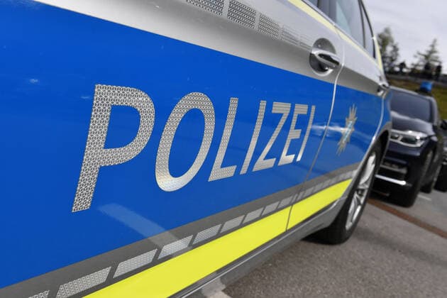 Randmotiv,allgemein,Feature,Polizeiauto,Streifenwagen,Polizei, Ministerpraesident Dr. Soeder laedt zur Jahreskonferenz der Regierungschefinnen und Regierungschefs auf Schloss Elmau am 24.und 25.10.2019. *** Randmotiv, general, feature, police car, patrol car, police, Prime Minister Dr Soeder invites to the annual conference of heads of government at Schloss Elmau on 24 and 25 10 2019