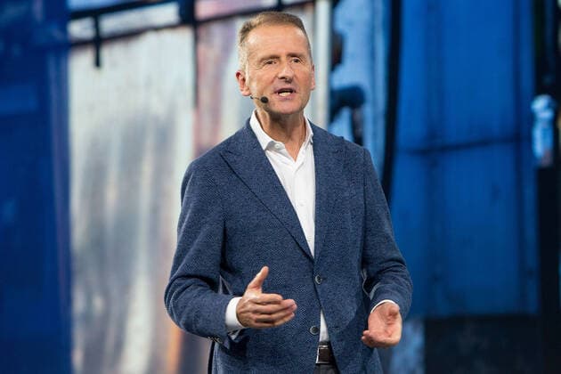 24.10.2019, xtgx, Wirtschaft Auto, Volkswagen - Weltpremiere Vorstellung Golf VIII 8 acht emspor, v.l. Herbert Diess Wolfsburg