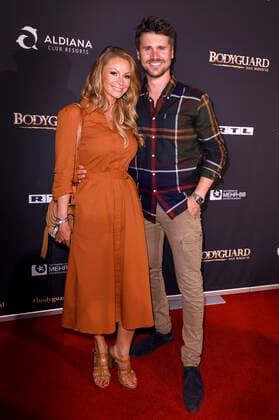 Jana Julie Kilka Schölermann mit Ehemann Thore Schölermann bei der Premiere von Bodyguard - Das Musical im Mucial Dome. Köln, 24.10.2019