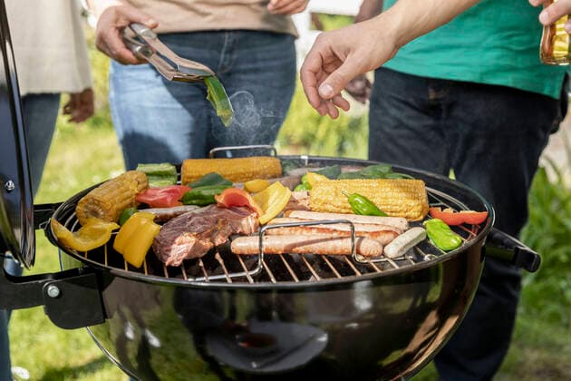 Close-up of a barbecue in garden model released Symbolfoto property released  MJFKF00049