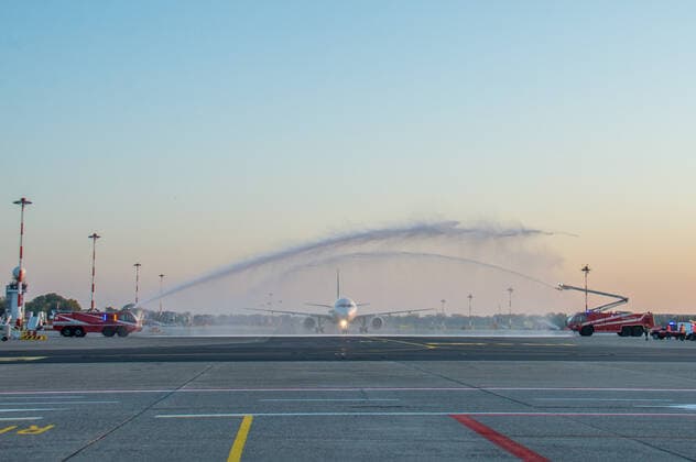 Bilder des Jahres 2019, News 10 Oktober News Bilder des Tages First Alitalia aircraft AZ2092 lands at Linate airport, first passengers disembark (Carlo Cozzoli Fotogramma, Milan - 2019-10-26) p.s. la foto e utilizzabile nel rispetto del contesto in cui e stata scattata, e senza intento diffamatorio del decoro delle persone rappresentate  Copyright: xCarloxCozzolix xFOTOGRAMMAx