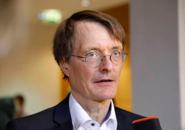 Karl Lauterbach, Deutschland, Berlin, Willy-Brandt- Haus, Ergebnisse der Mitgliederbefragung zur Wahl des neuen Parteivorsitzes, 26.10.2019 *** Karl Lauterbach, Germany, Berlin, Willy Brandt Haus, Results of the Member Survey on the Election of the New Party Chair, 26 10 2019