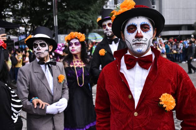Catrinas Parade to celebrate Day of the Dead in Mexico MEXICO CITY, MEXICO - OCTOBER 26: Participants take part during The Mega parade of Catrinas as part of celebration of Mexican tradition Day of the Dead ˜Dia de Muertos™ at Reforma Avenue on October 26, 2019 in Mexico City, Mexico. The Day of the Dead Celebration was named in 2003 by UNESCO Intangible Cultural Heritage of Humanity  Copyright: xCarlosxTischlerx EYE_7094
