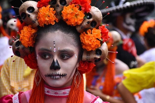 Catrinas Parade to celebrate Day of the Dead in Mexico MEXICO CITY, MEXICO - OCTOBER 26: Participants take part during The Mega parade of Catrinas as part of celebration of Mexican tradition Day of the Dead ˜Dia de Muertos™ at Reforma Avenue on October 26, 2019 in Mexico City, Mexico. The Day of the Dead Celebration was named in 2003 by UNESCO Intangible Cultural Heritage of Humanity  Copyright: xCarlosxTischlerx EYE_7531