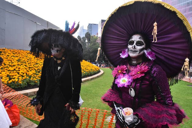 Catrinas Parade to celebrate Day of the Dead in Mexico MEXICO CITY, MEXICO - OCTOBER 26: Participants take part during The Mega parade of Catrinas as part of celebration of Mexican tradition Day of the Dead ˜Dia de Muertos™ at Reforma Avenue on October 26, 2019 in Mexico City, Mexico. The Day of the Dead Celebration was named in 2003 by UNESCO Intangible Cultural Heritage of Humanity  Copyright: xCarlosxTischlerx EYE_6970