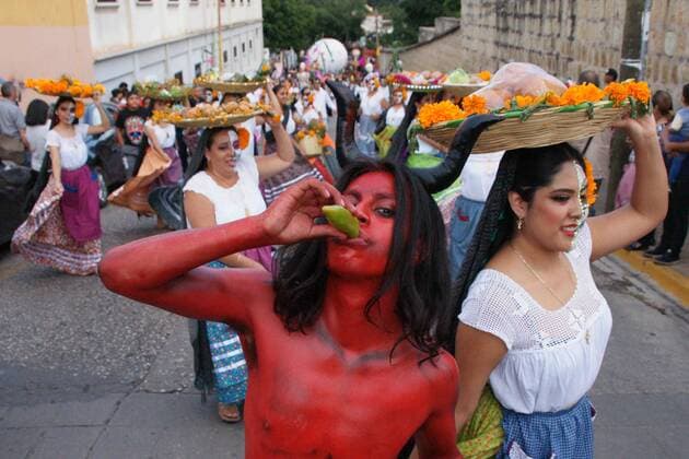 October 26, 2019: EUM20191026SOC54.JPG.OAXACA, Oax. TraditionTradicion-La muerte se vive.- 26 de octubre de 2019. Aspectos de la comparsa tradicional En Oaxaca, Â¡La muerte se vive! , como parte de las actividades alusivas el Dia de Muertos. Foto: Agencia EL UNIVERSALEELG Copyright: xElxUniversalx