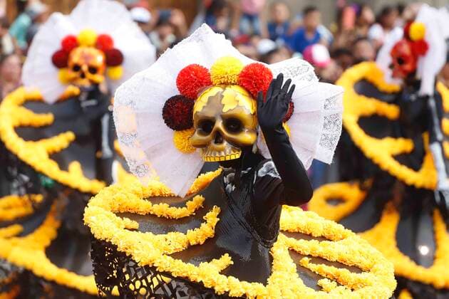 October 27, 2019: EUM20191027ACT05.JPG.CIUDAD DE MEXICO Traditions Tradiciones-Desfile Muertos.- Color del Desfile Internacional del Dia de Muertos en la Ciudad de Mexico este domingo 27 de octubre de 2019. Foto: Agencia EL UNIVERSAL Berenice Fregoso EVZ Copyright: xBerenicexFregosoxElxUniversalx