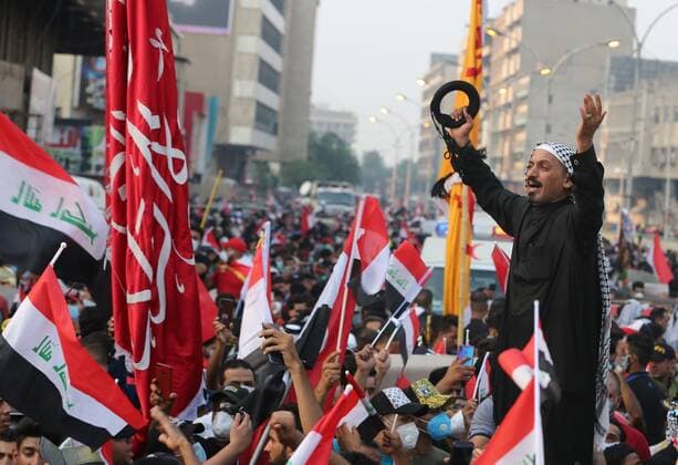 Bilder des Jahres 2019, News 10 Oktober (191029) -- BAGHDAD, Oct. 29, 2019 (Xinhua) -- People take part in a protest in Baghdad, Iraq, on Oct. 29, 2019. The UN Secretary-General s Special Representative for Iraq Jeanine Hennis-Plasschaert on Tuesday called for holding national dialogue to resolve the ongoing anti-government protests in Iraq. (Xinhua Khalil Dawood) IRAQ-BAGHDAD-PROTEST 