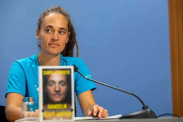 Deutschland, Berlin, Bundespressekonferenz, Buchpräsentation mit der Kapitänin und Aktivistin Carola Rackete, 30.10.2019 *** Germany, Berlin, Federal Press Conference, book presentation with captain and activist Carola Rackete, 30 10 2019