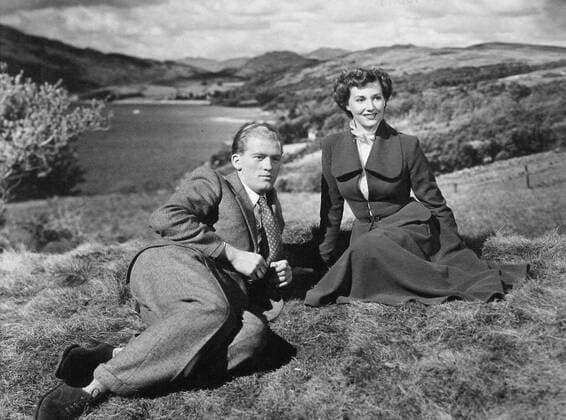 Gordon Jackson & Rona Anderson Characters: David Shields & Mary Anstruther Film: Floodtide (1949) Director: Frederick Wilson 15 March 1949  Copyright: MaryxEvansxAFxArchive 12035027 editorial use only