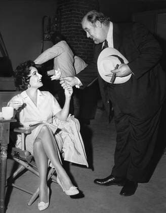 Elizabeth Taylor & Burl Ives Film: Cat On A Hot Tin Roof (USA 1958) Director: Richard Brooks 18 September 1958  Copyright: MaryxEvansxAFxArchive 12069605 editorial use only