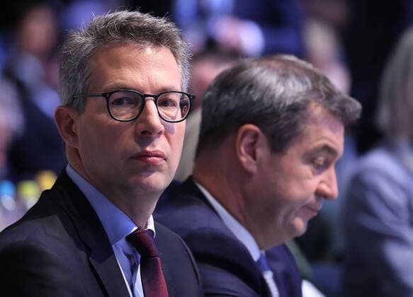 CSU Parteitag 2019 in der Münchner Olympiahalle Markus Blume, Generalsekretär der CSU und Dr. Markus Söder Soeder Ministerpräsident des Freistaates Bayern, München Bayern Deutschland Olympiahalle