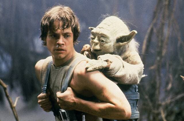 Mark Hamill & Yoda Film: Star Wars: Episode V - The Empire Strikes Back (USA 1980) Neuer Titel Auch: Star Wars: Episode V - Das Imperium Schlõgt Zur³ck Director: Irvin Kershner 17 May 1980  Copyright: MaryxEvansxAFxArchivexLucasfilm 12469835 editorial use only