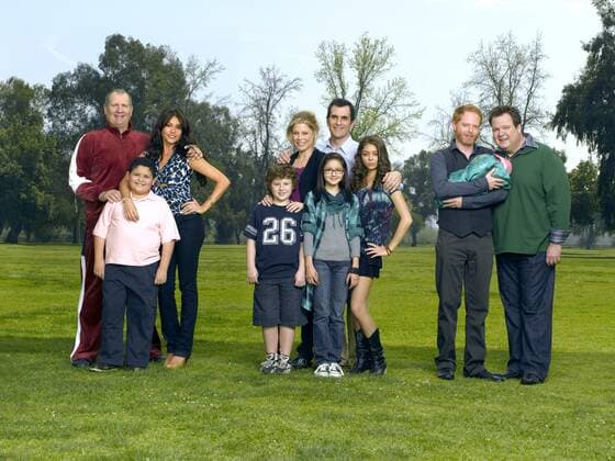 Ed O Neill, Rico Rodriguez, Sofia Vergara, Nolan Gould, Julie Bowen, Ariel Winter, Ty Burrell, Sarah Hyland, Jesse Tyler Ferguson & Eric Stonestreet Characters: Jay Pritchett, Manny Delgado, Gloria Delgado-Pritchett, Luke Dunphy, Claire Dunphy, Alex Dunphy, Phil Dunphy, Haley Dunphy, Mitchell Pritchett, Cameron Tucker Television: Modern Family (TV-Serie) Usa 1009-, 23 September 2009 MODERN FAMILY - Today s American families come in all different shapes and sizes. Shot from the perspective of an unseen documentary filmmaker, this comedy is a modern look at the complications that come with being a family in 2009. Modern Family stars Ed O Neill as Jay, Sofia Vergara as Gloria, Jesse Tyler Ferguson as Mitchell, Eric Stonestreet as Cameron, Ty Burrell as Phil, Julie Bowen as Claire, Sarah Hyland as Haley, Rico Rodriguez as Manny, Nolan G  Copyright: MaryxEvansxAFxArchivexAbc 12673937 editorial use only