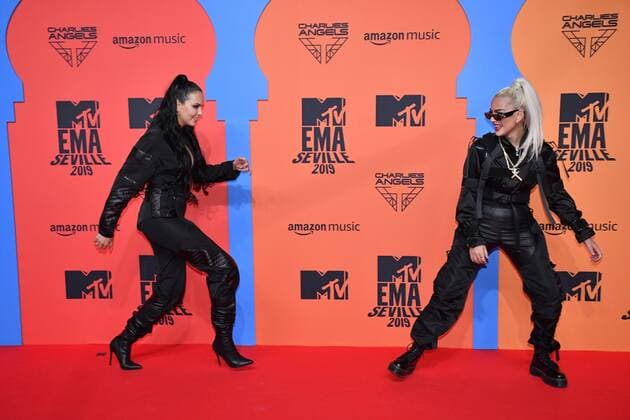 German singers Juju and Loredana pose for the media during the photocall of MTV European Music Awards held in Seville, Andalusia, Spain, 03 November 2019. MTV European Music Awards in Seville !ACHTUNG: NUR REDAKTIONELLE NUTZUNG!  Copyright: xRaulxCaroxCadenasx GRAF1940 20191103-637084078345883632